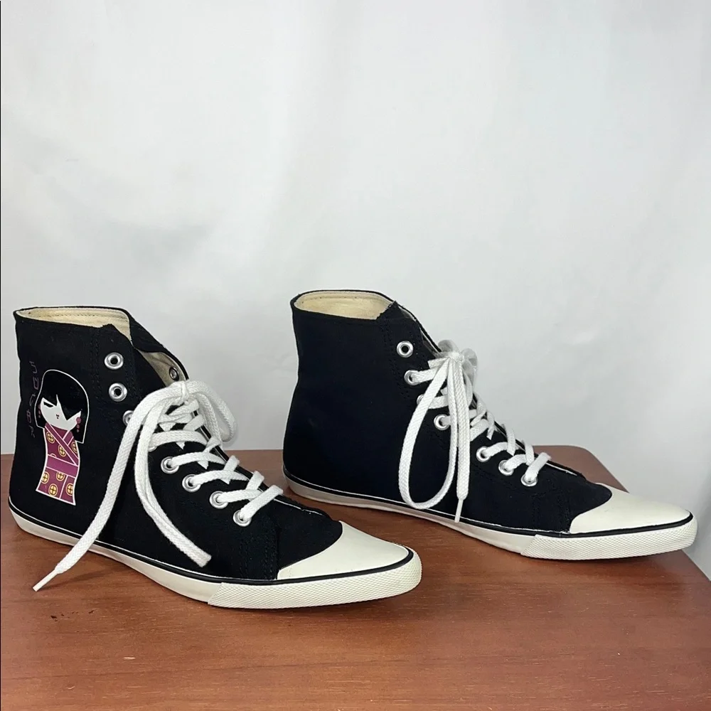 Twentysixred Sugar blk/white high-top lace up pointy toe sneakers Sz 9